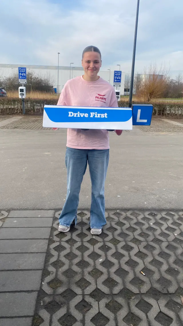 Mira is geslaagd bij Drive First